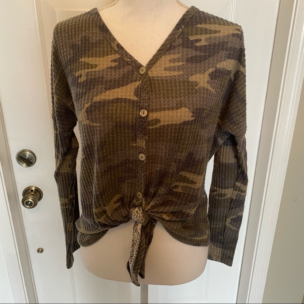 Altar’d State Dreamin’ in Thermal brushed camo top
